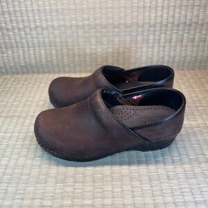 Sanita Original Brown Leather Danish Clogs – Women’s Size 37 (US 6.5–7)
